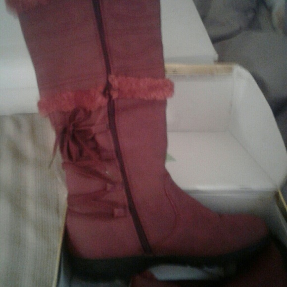 Weather Boots - Picture 2 of 3